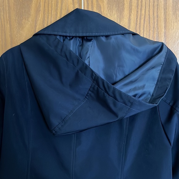 Laundry by design. Blue coat/jacket with hood. Lined. Size Medium. - Picture 6 of 8